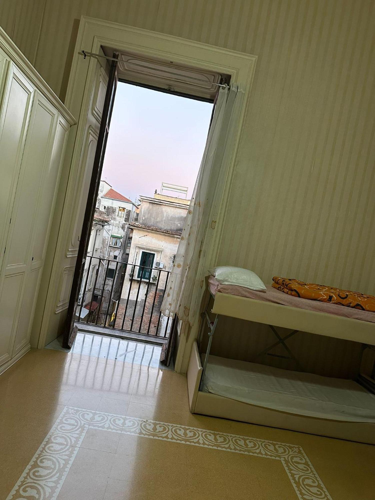Salerno Experience Hostel ภายนอก รูปภาพ